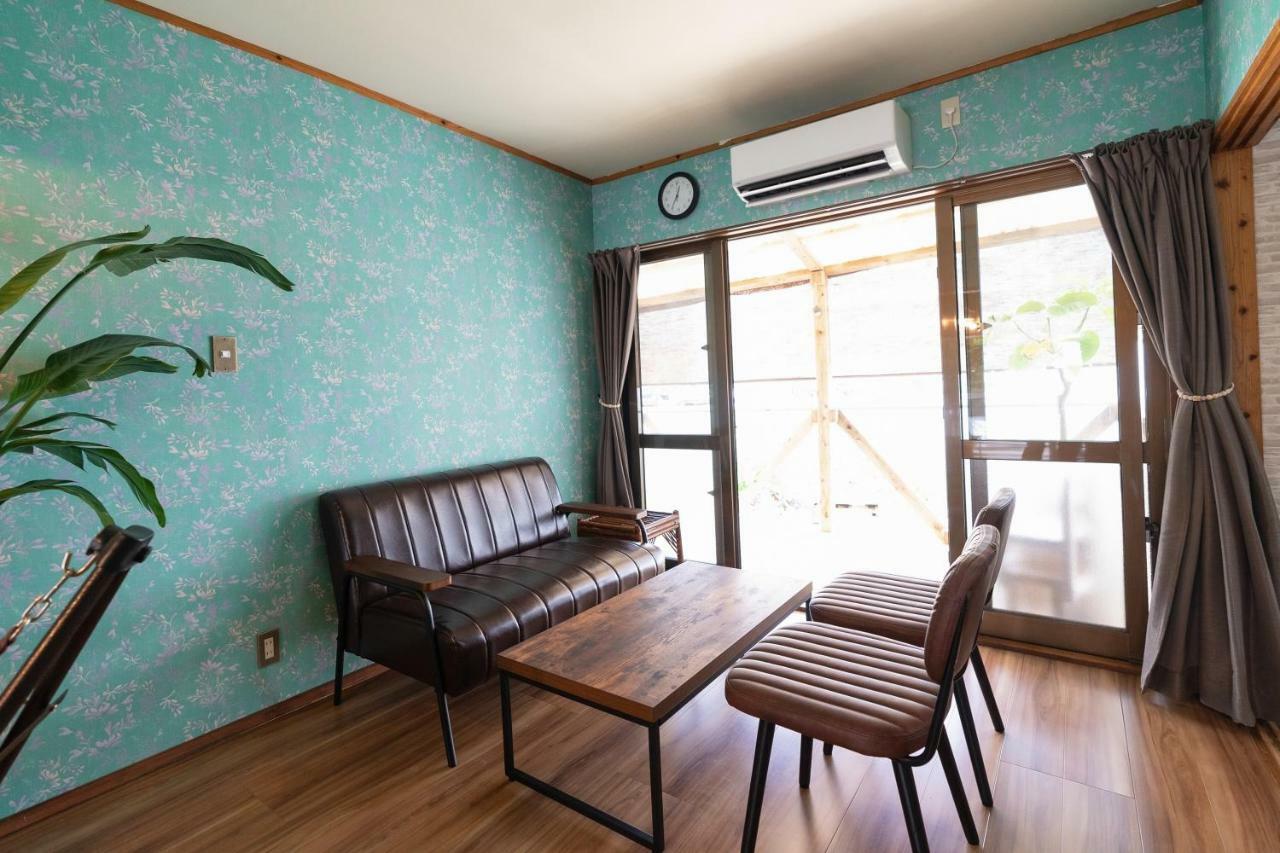 沖縄古民家お宿ななつぼし Okinawa Traditional House Nanatsuboshi Naha Exterior photo